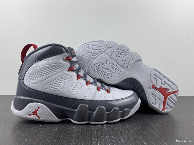 Retro Red Fire Jordan CT8019-162 9 0424